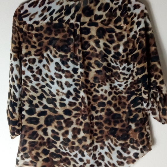 Ambiance Apparel  S Black Brown Leopard Top - Picture 3 of 3